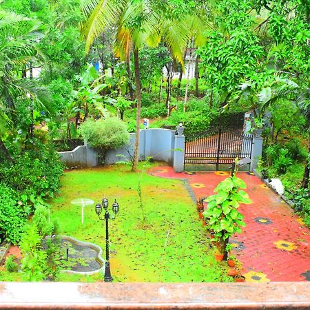 Ben's Villa Kannur ! Exteriör bild